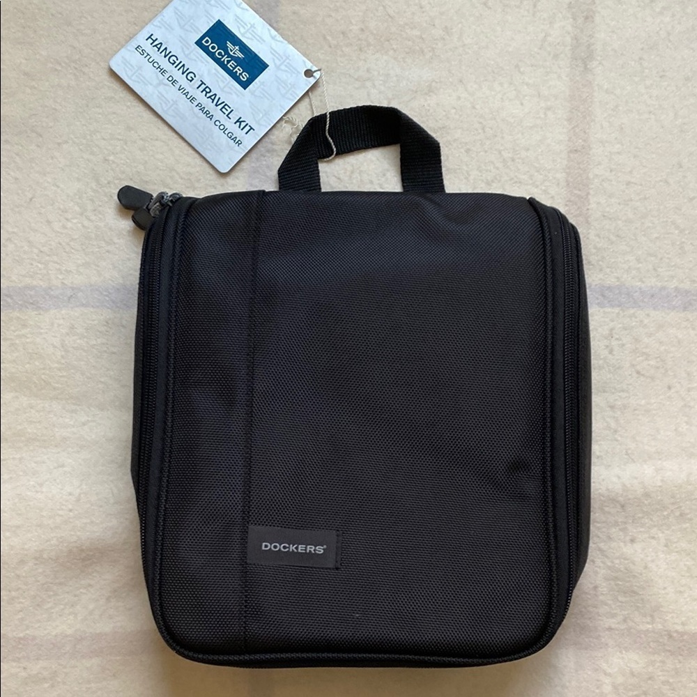 Dockers Black Hanging Travel Toiletries Kit